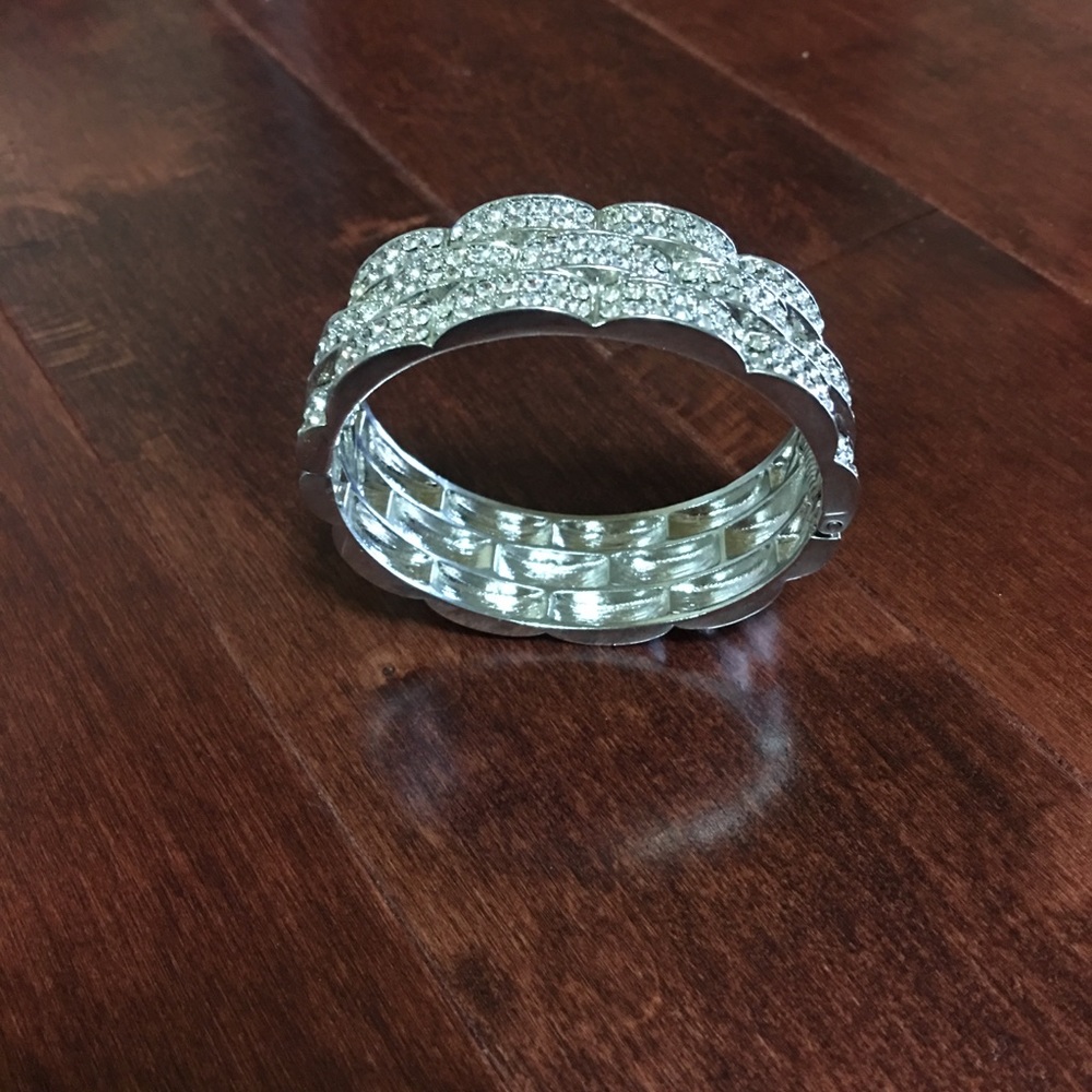 Silver stud bracelet - Picture 2 of 4